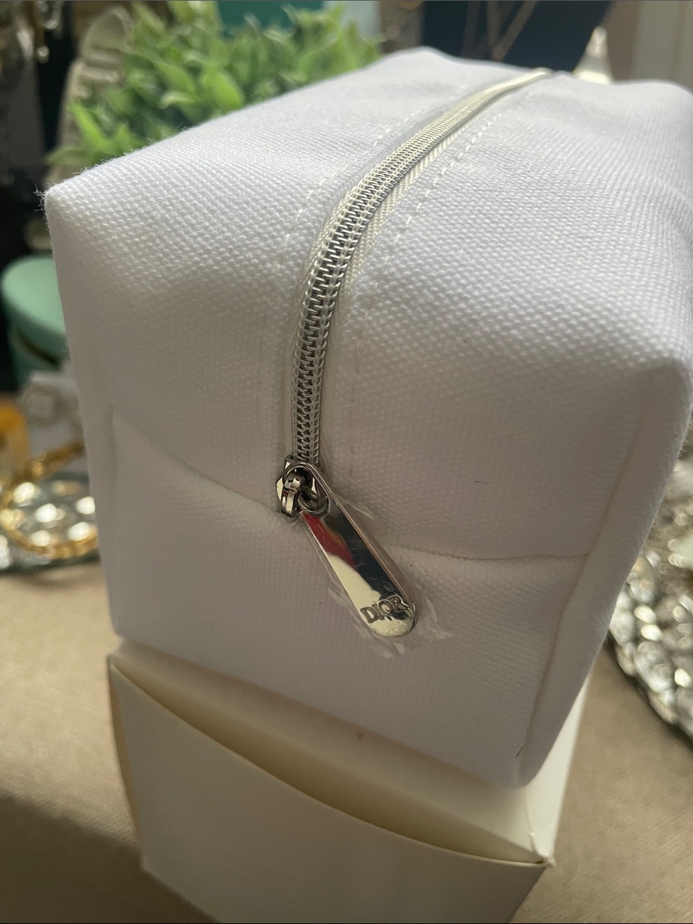 ✨Dior White Canvas Pouch with Red Miss Dior Embroidered Logo✨NWT - Picture 5 of 8